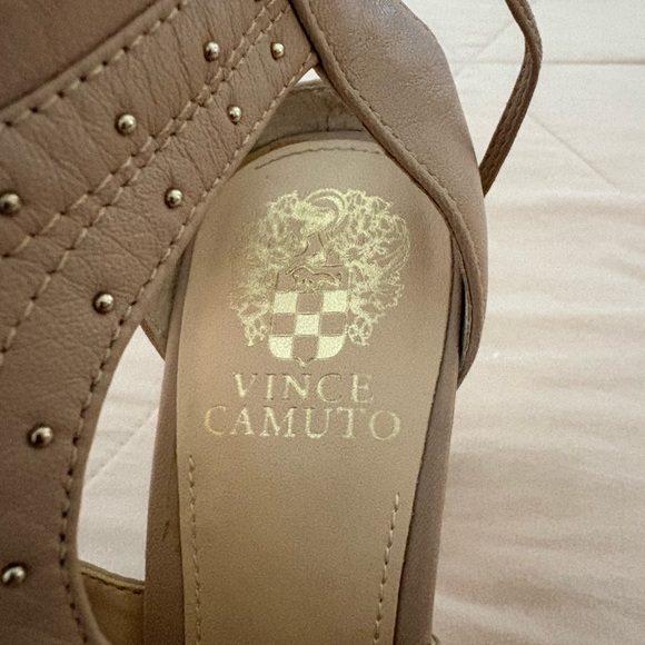 Vince Camuto heels Size 9 - Picture 3 of 4